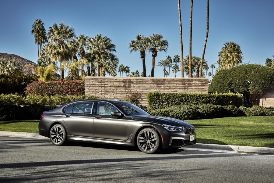  BMW M760i xDrive 2017 года  (NA) (фото 54 из 154)